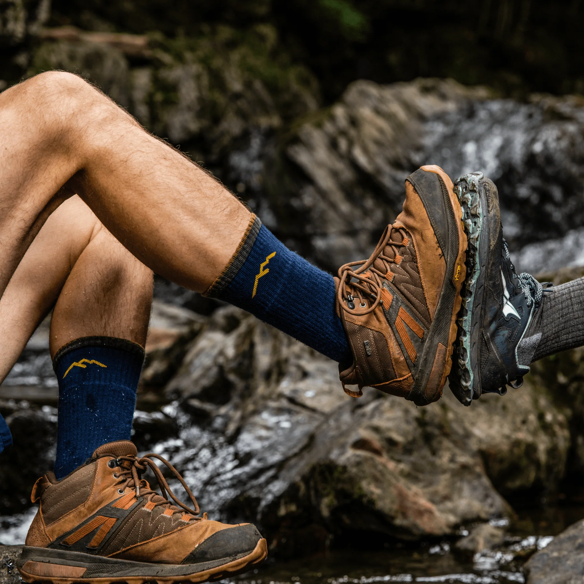 Darn Tough Men's Hiker Boot Midweight with Full Cushion Socks - Eclipse - Image 4