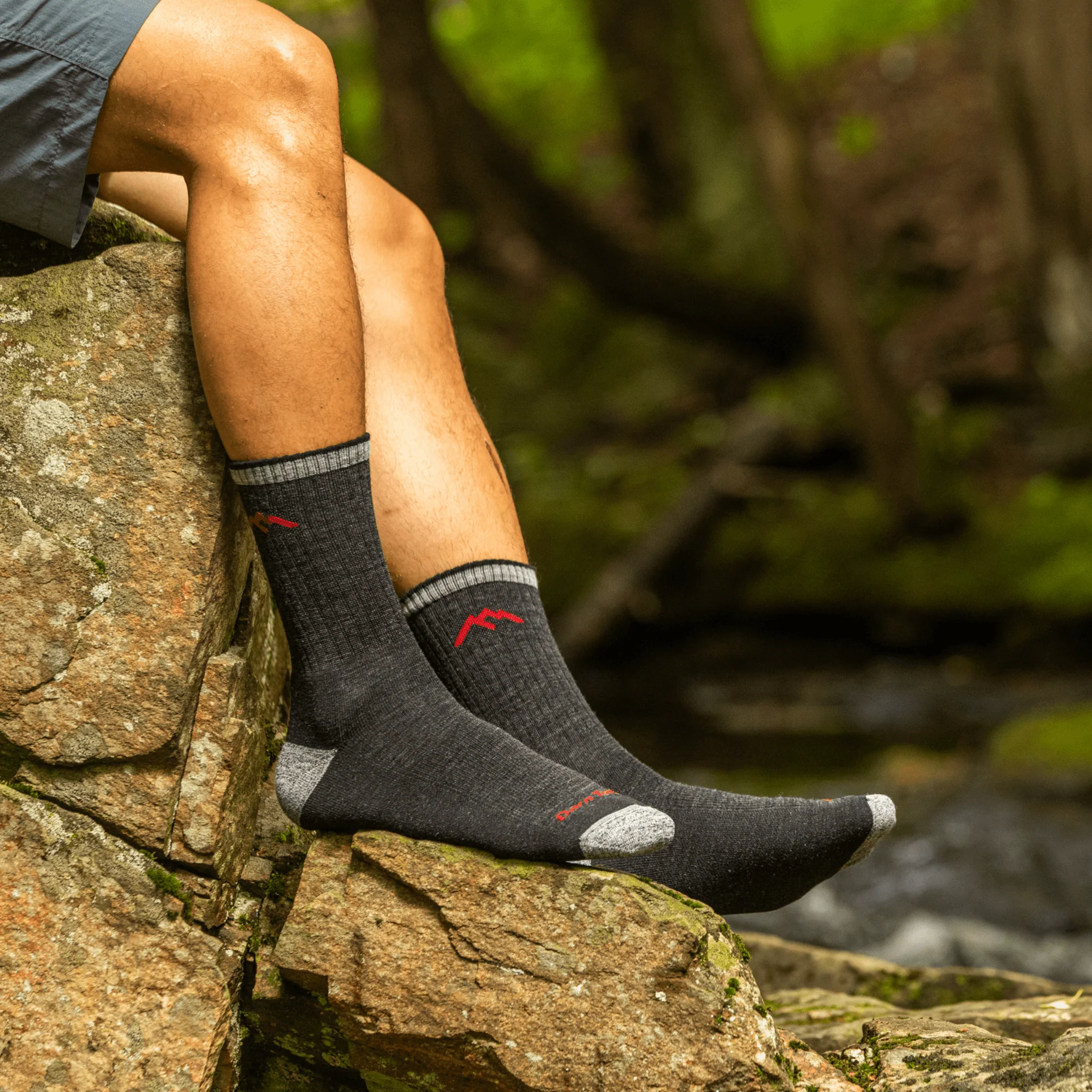 Darn Tough Men's Hiker Micro Crew Midweight with Cushion Socks - Black - Image 4