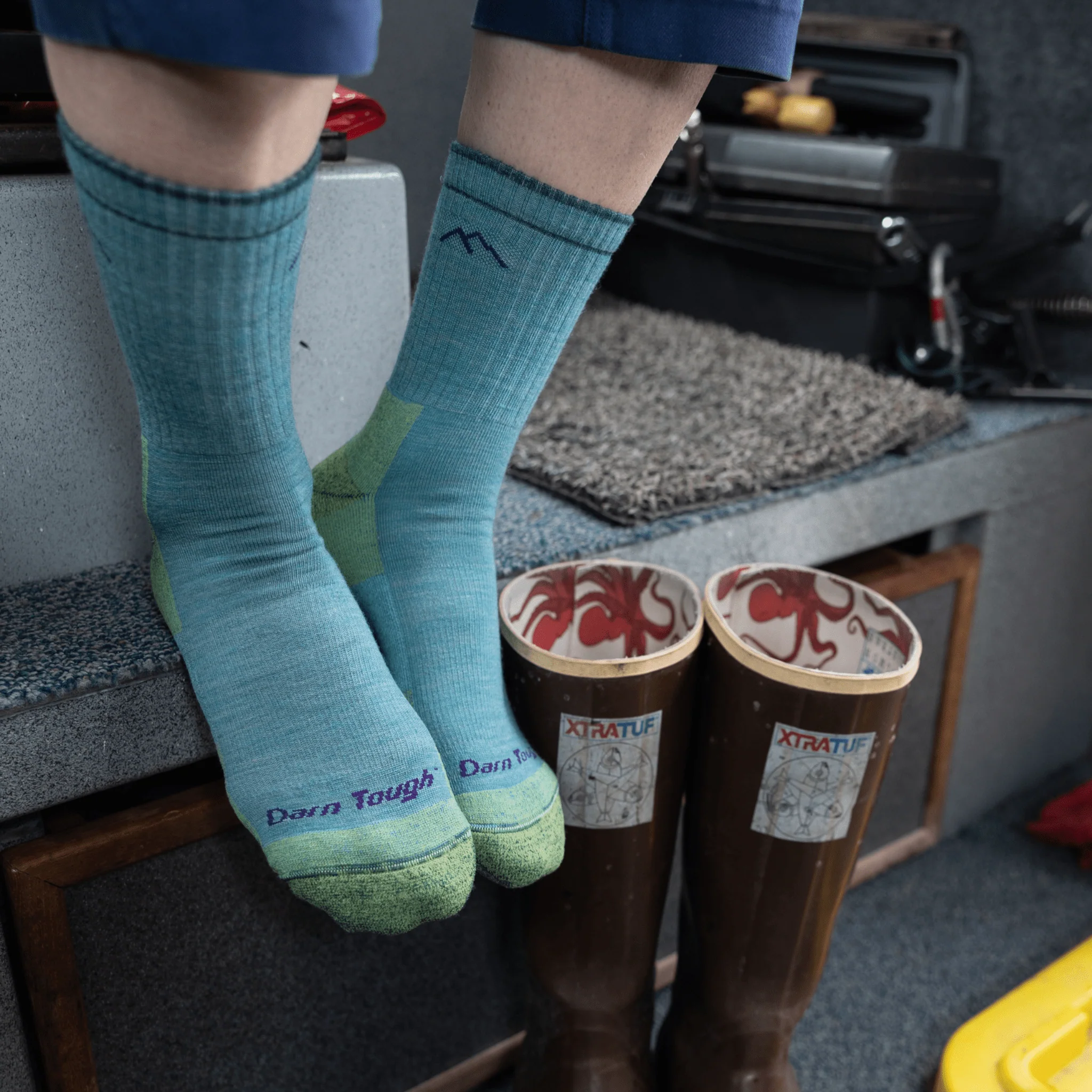 Darn Tough Women's Hiker Micro Crew Midweight with Cushion Socks - Aqua Heather - Image 4